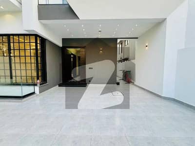 لیک سٹی - سیکٹر M7 - بلاک اے لیک سٹی ۔ سیکٹرایم ۔ 7,لیک سٹی,رائیونڈ روڈ,لاہور میں 6 کمروں کا 7 مرلہ مکان 1.4 لاکھ میں کرایہ پر دستیاب ہے۔