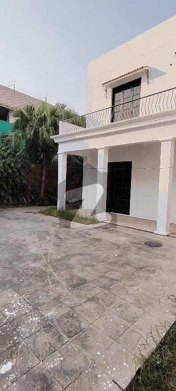 گارڈن ٹاؤن - ابو بھکر بلاک گارڈن ٹاؤن,لاہور میں 7 کمروں کا 2 کنال مکان 23.0 کروڑ میں برائے فروخت۔