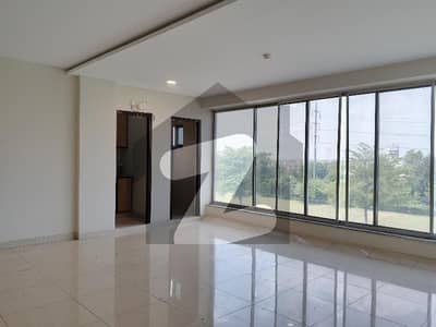 04 MARLA COMMERCIAL FLOOR WITH LIFT AVAILABLE OFFICE FOR RENT