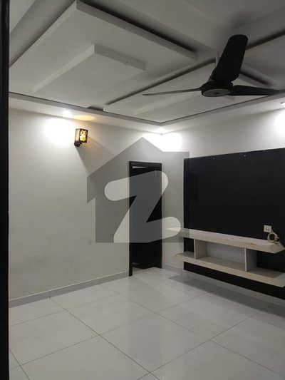 10 Marla portion for rent in pakarab society