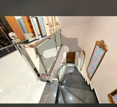 5 Bedrooms Luxurious Villa for RENT, Near Main Entrance of Bahria Town.