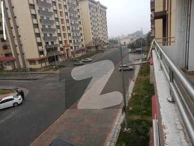 10 MARLA 3 BEDROOMS APARTMENT AVAILABLE FOR SALE