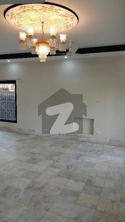 ڈی ایچ اے فیز 4 ڈیفنس (ڈی ایچ اے),لاہور میں 3 کمروں کا 1 کنال بالائی پورشن 1.2 لاکھ میں کرایہ پر دستیاب ہے۔