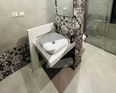 ائیرایوینولگثری اپارٹمنٹس ڈی ایچ اے فیز 8,ڈیفنس (ڈی ایچ اے),لاہور میں 2 کمروں کا 5 مرلہ فلیٹ 1.45 کروڑ میں برائے فروخت۔