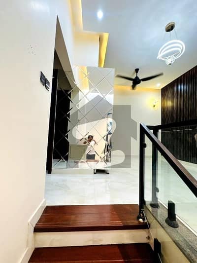 125sq yd Luxury Villa in Ali Block. 3Bedrooms, Drawing, Dining & American Kitchen. 5mins drive from main gate of BTK.