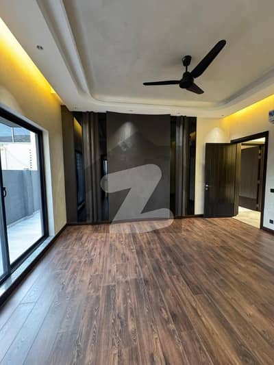 ڈی ایچ اے فیز 7 ڈیفنس (ڈی ایچ اے),لاہور میں 5 کمروں کا 1 کنال مکان 3.5 لاکھ میں کرایہ پر دستیاب ہے۔