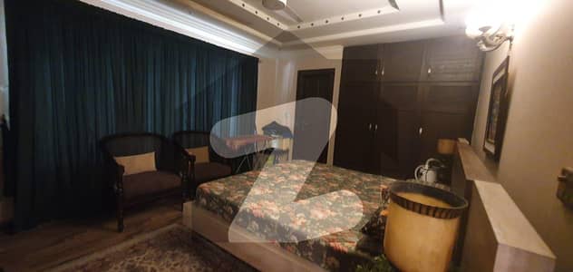 ڈی ایچ اے ڈیفینس فیز 2 ڈی ایچ اے ڈیفینس,اسلام آباد میں 6 کمروں کا 1 کنال مکان 9.0 کروڑ میں برائے فروخت۔