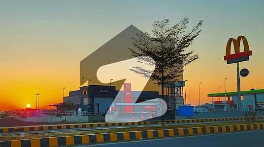 ڈی ایچ اے فیز 7 - بلاک زیڈ1 فیز 7,ڈیفنس (ڈی ایچ اے),لاہور میں 2 کنال رہائشی پلاٹ 9.5 کروڑ میں برائے فروخت۔