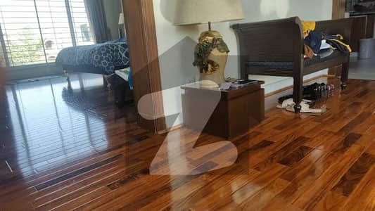 ڈی ایچ اے فیز 6 - بلاک ای فیز 6,ڈیفنس (ڈی ایچ اے),لاہور میں 3 کمروں کا 1 کنال بالائی پورشن 1.5 لاکھ میں کرایہ پر دستیاب ہے۔