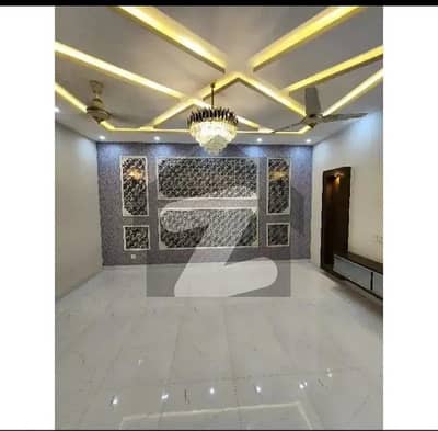 علامہ اقبال ٹاؤن لاہور میں 3 کمروں کا 6 مرلہ بالائی پورشن 65.0 ہزار میں کرایہ پر دستیاب ہے۔