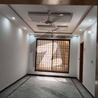 جی ۔ 15 اسلام آباد میں 8 کمروں کا 8 مرلہ مکان 1.4 لاکھ میں کرایہ پر دستیاب ہے۔