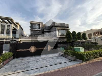 بحریہ ٹاؤن جاسمین بلاک بحریہ ٹاؤن سیکٹر سی,بحریہ ٹاؤن,لاہور میں 3 کمروں کا 1 کنال بالائی پورشن 1.3 لاکھ میں کرایہ پر دستیاب ہے۔