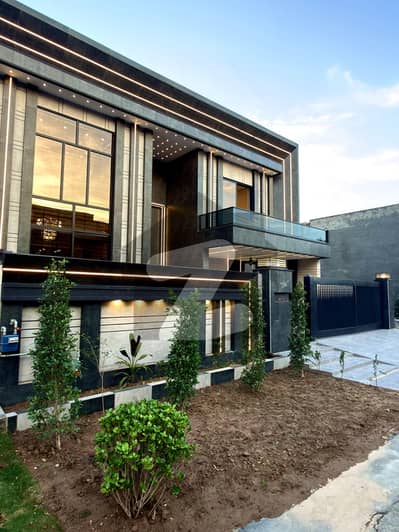 ڈی ایچ اے 11 رہبر سیکٹر 1 ڈی ایچ اے 11 رہبر,لاہور میں 6 کمروں کا 1 کنال مکان 6.5 کروڑ میں برائے فروخت۔