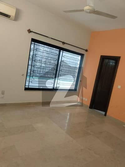 I-8 Marble Flooring Upper Portion Available For Rent Near Family Park