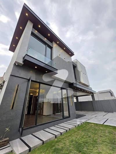 ڈی ایچ اے ڈیفینس فیز 2 ڈی ایچ اے ڈیفینس,اسلام آباد میں 5 کمروں کا 1 کنال مکان 13.0 کروڑ میں برائے فروخت۔