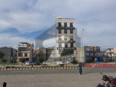 4 Marla Commercial Building 80 Ft Main Bulverd 3rd Floor Hall Available For Rent.