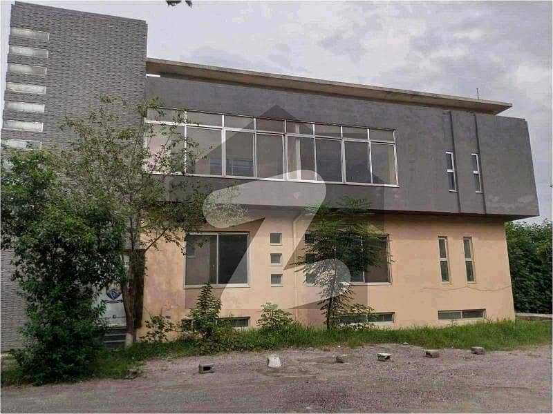 I-11 9000 Sqft Plaza with Big Parking I-11 9000 Sqft Plaza with Big Parking