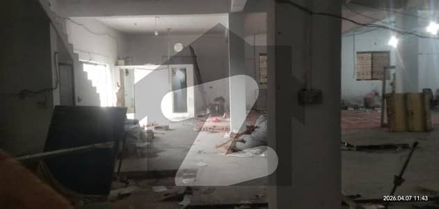 گجّومتہ لاہور میں 6 کمروں کا 2 کنال گودام 6.5 لاکھ میں کرایہ پر دستیاب ہے۔