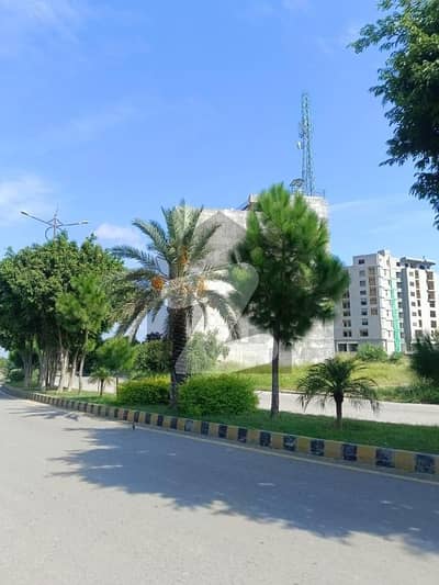 ٹاپ سٹی 1 - بلاک ڈی ٹاپ سٹی 1,اسلام آباد میں 5 مرلہ کمرشل پلاٹ 5.5 کروڑ میں برائے فروخت۔