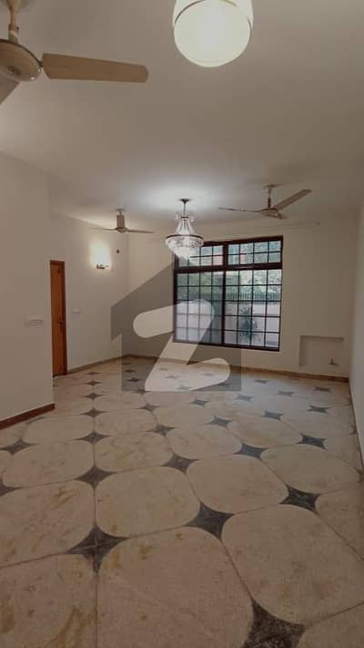 10 Marla House For Rent in DHA Lahore