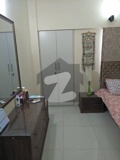 کلفٹن ۔ بلاک 5 کلفٹن,کراچی میں 2 کمروں کا 5 مرلہ فلیٹ 2.3 کروڑ میں برائے فروخت۔