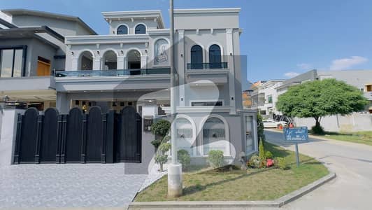 Dc Colony 10 Marla Corner Decent House For Sale