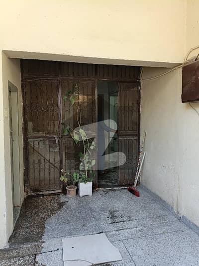 آئی ۔ 10/1 آئی ۔ 10,اسلام آباد میں 6 کمروں کا 4 مرلہ مکان 2.5 کروڑ میں برائے فروخت۔