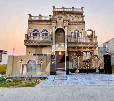 سٹی ہاؤسنگ سوسائٹی گوجرانوالہ میں 6 کمروں کا 10 مرلہ مکان 4.5 کروڑ میں برائے فروخت۔