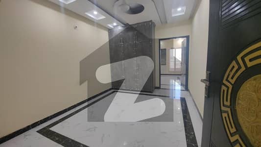 پی آئی اے ہاؤسنگ سکیم لاہور میں 1 کمرے کا 3 مرلہ فلیٹ 35.0 ہزار میں کرایہ پر دستیاب ہے۔