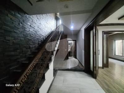 ڈی ایچ اے فیز 8 سابقہ پارک ویو ڈی ایچ اے فیز 8,ڈی ایچ اے ڈیفینس,لاہور میں 6 کمروں کا 1 کنال مکان 3.1 لاکھ میں کرایہ پر دستیاب ہے۔ ڈی ایچ اے فیز 8 سابقہ پارک ویو ڈی ایچ اے فیز 8,ڈی ایچ اے ڈیفینس,لاہور میں 6 کمروں کا 1 کنال مکان 3.1 لاکھ میں کرایہ پر دستیاب ہے۔