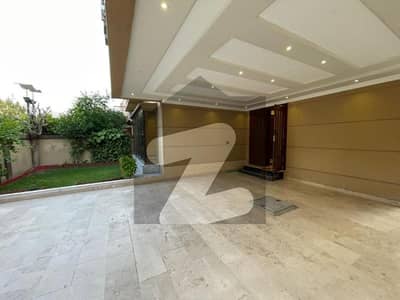 بحریہ ٹاؤن ۔ سفاری ولاز 3 بحریہ ٹاؤن راولپنڈی,راولپنڈی میں 4 کمروں کا 12 مرلہ مکان 4.4 کروڑ میں برائے فروخت۔