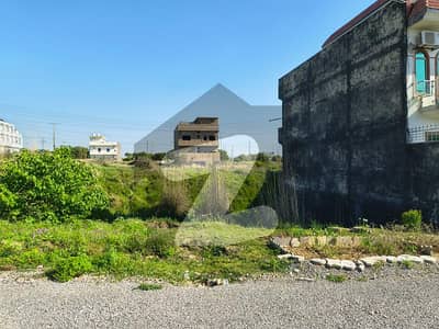 Plot For Sale In I-16|Good Location|Affordable