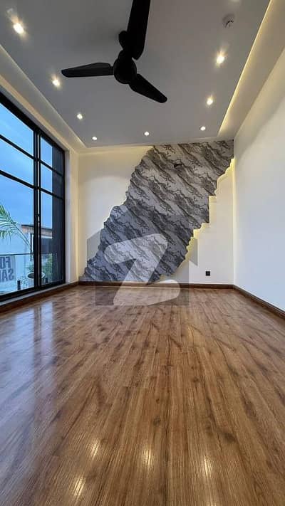 ڈی ایچ اے 9 ٹاؤن ڈیفنس (ڈی ایچ اے),لاہور میں 3 کمروں کا 5 مرلہ مکان 2.85 کروڑ میں برائے فروخت۔ ڈی ایچ اے 9 ٹاؤن ڈیفنس (ڈی ایچ اے),لاہور میں 3 کمروں کا 5 مرلہ مکان 2.85 کروڑ میں برائے فروخت۔