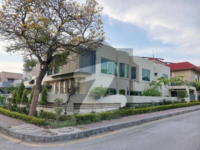 بحریہ ٹاؤن فیز 3 بحریہ ٹاؤن راولپنڈی,راولپنڈی میں 6 کمروں کا 1 کنال مکان 10.25 کروڑ میں برائے فروخت۔ بحریہ ٹاؤن فیز 3 بحریہ ٹاؤن راولپنڈی,راولپنڈی میں 6 کمروں کا 1 کنال مکان 10.25 کروڑ میں برائے فروخت۔