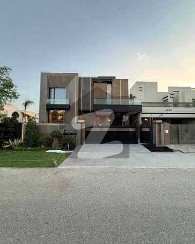 ڈی ایچ اے فیز 6 - بلاک بی فیز 6,ڈیفنس (ڈی ایچ اے),لاہور میں 5 کمروں کا 1 کنال مکان 15.9 کروڑ میں برائے فروخت۔