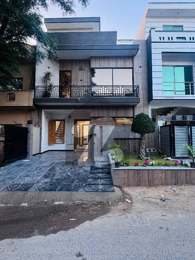 Luxury 4 Marla House For Sale