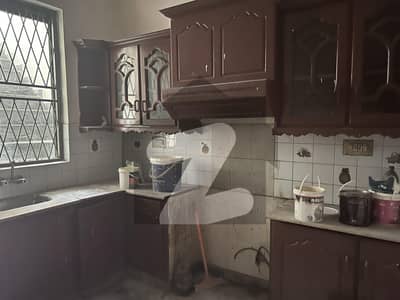 جوہر ٹاؤن فیز 2 - بلاک جے جوہر ٹاؤن فیز 2,جوہر ٹاؤن,لاہور میں 4 کمروں کا 5 مرلہ مکان 1.15 لاکھ میں کرایہ پر دستیاب ہے۔