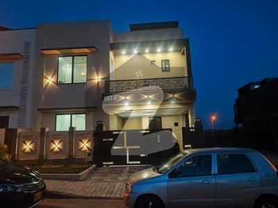 Bahria Town Phase 8, M Block, 9.5 Marla Brand New Designer House