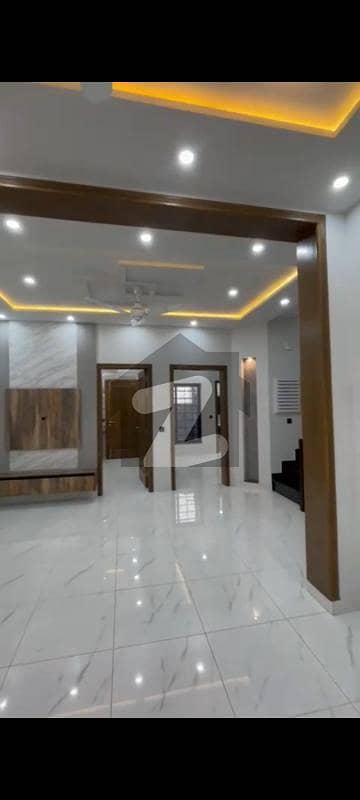 بحریہ ٹاؤن - جناح ایکسٹینشن بلاک بحریہ ٹاؤن سیکٹر ای,بحریہ ٹاؤن,لاہور میں 3 کمروں کا 5 مرلہ مکان 85.0 ہزار میں کرایہ پر دستیاب ہے۔