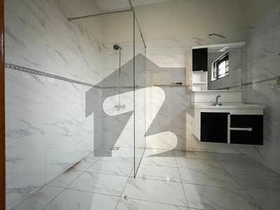 ایڈن بولیوارڈ ہاؤسنگ سکیم کالج روڈ,لاہور میں 2 کمروں کا 5 مرلہ زیریں پورشن 48.0 ہزار میں کرایہ پر دستیاب ہے۔