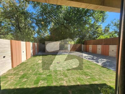 ایف ۔ 7 اسلام آباد میں 5 کمروں کا 2 کنال مکان 12.5 لاکھ میں کرایہ پر دستیاب ہے۔