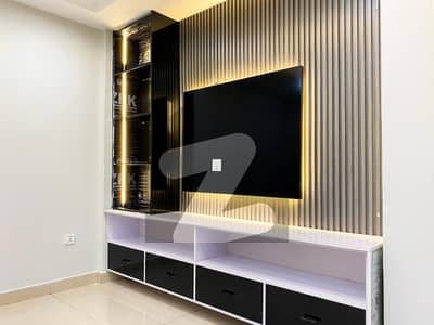 بحریہ ٹاؤن سیکٹر ای بحریہ ٹاؤن,لاہور میں 1 کمرے کا 2 مرلہ فلیٹ 75.0 لاکھ میں برائے فروخت۔