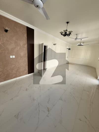 ایف ۔ 11 اسلام آباد میں 4 کمروں کا 12 مرلہ فلیٹ 5.2 کروڑ میں برائے فروخت۔