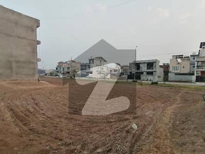 Prime Location 5 Marla Residential Plot In Park View City For sale At Good Location