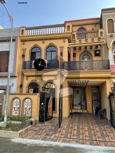 نیو لاهور سٹی لاہور میں 3 کمروں کا 6 مرلہ مکان 1.1 کروڑ میں برائے فروخت۔
