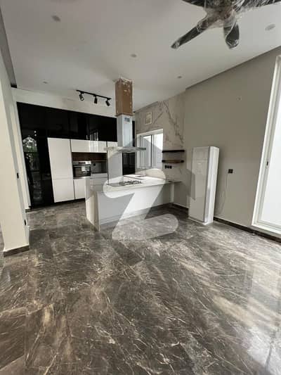 ایف ۔ 7 اسلام آباد میں 2 کمروں کا 1 کنال زیریں پورشن 2.95 لاکھ میں کرایہ پر دستیاب ہے۔