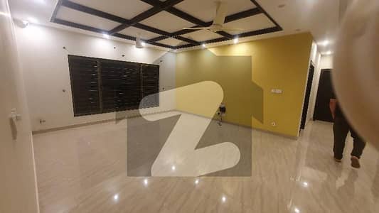 ڈی ایچ اے فیز 5 - سیکٹر سی ڈی ایچ اے ڈیفینس فیز 5,ڈی ایچ اے ڈیفینس,اسلام آباد میں 3 کمروں کا 1 کنال بالائی پورشن 1.35 لاکھ میں کرایہ پر دستیاب ہے۔