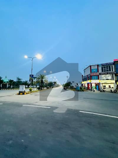 10 MARLA PLOT ON 85FT WIDE ROAD VIP HOT LOCATION