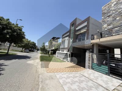 DHA RAHBAR FIVE MARLA BRAND NEW CORNER HOUSE ON 50 FT WIDE ROAD IS AVAILABLE FOR SALE