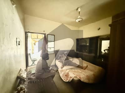 قائد آباد بِن قاسم ٹاؤن,کراچی میں 2 کمروں کا 3 مرلہ فلیٹ 21.0 لاکھ میں برائے فروخت۔